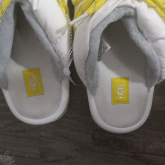 UGG Spaceslider Tech Slide White Slippers - Women's Size 9 - Picture 13 of 15